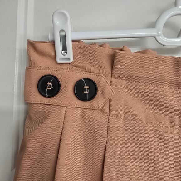 Women's Favlux Peach Pleated Front Paper Bag Shorts | Size Small - Picture 3 of 10